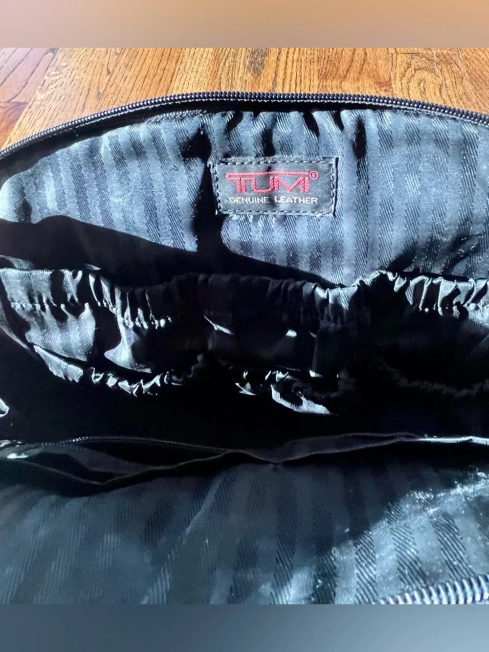 TUMI Black Leather Travel Toiletry Bag Dopp Kit Zip Case